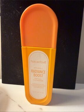 Nature Well Vitamin C Radience Boost Favial Cleanser